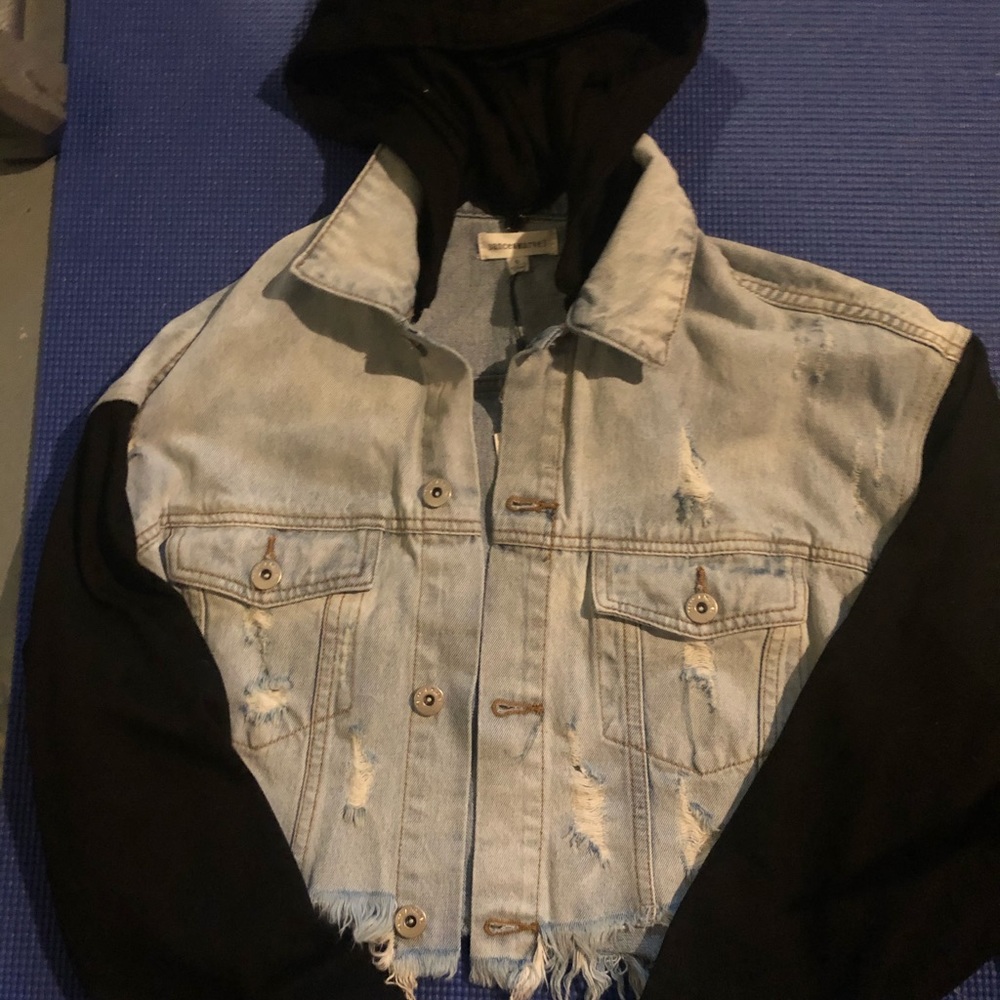Cropped denim jacket